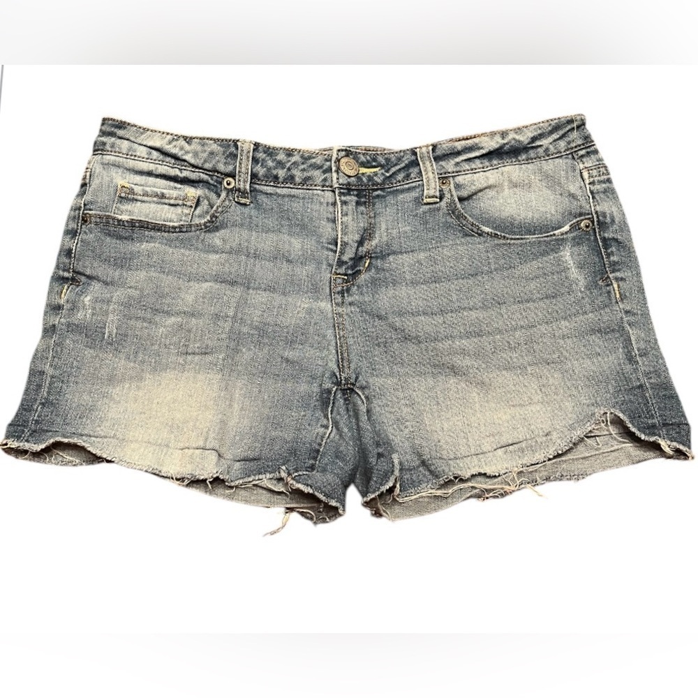 Aeropostale Medium Wash Distressed Midi Jean Shorts with Frayed Hem Size 8